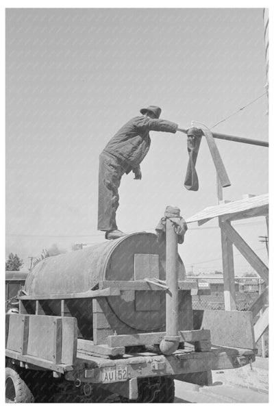 Vintage 1938 Loading Liquid Feed Wagon Owensboro Kentucky
