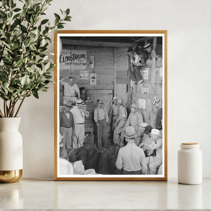 Spectators at Sikeston Auction Sale May 1938