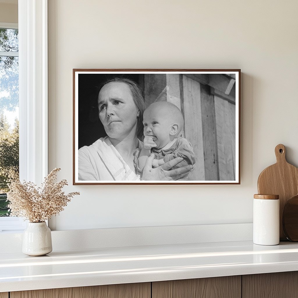 Wife and Child of Sharecropper Missouri May 1938