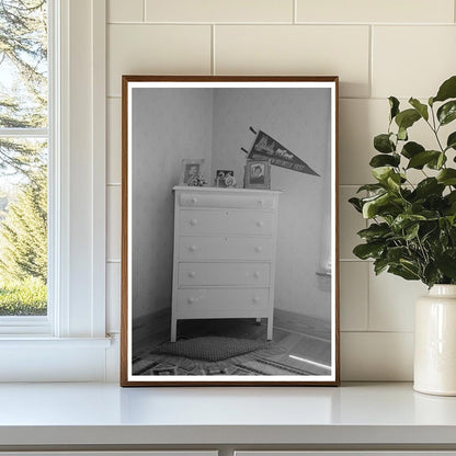 Vintage 1938 Cajun Farmers Daughter Bedroom in Louisiana