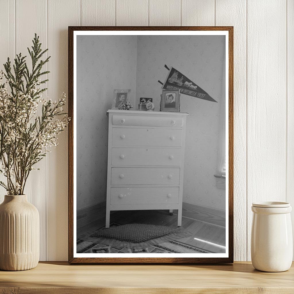 Vintage 1938 Cajun Farmers Daughter Bedroom in Louisiana