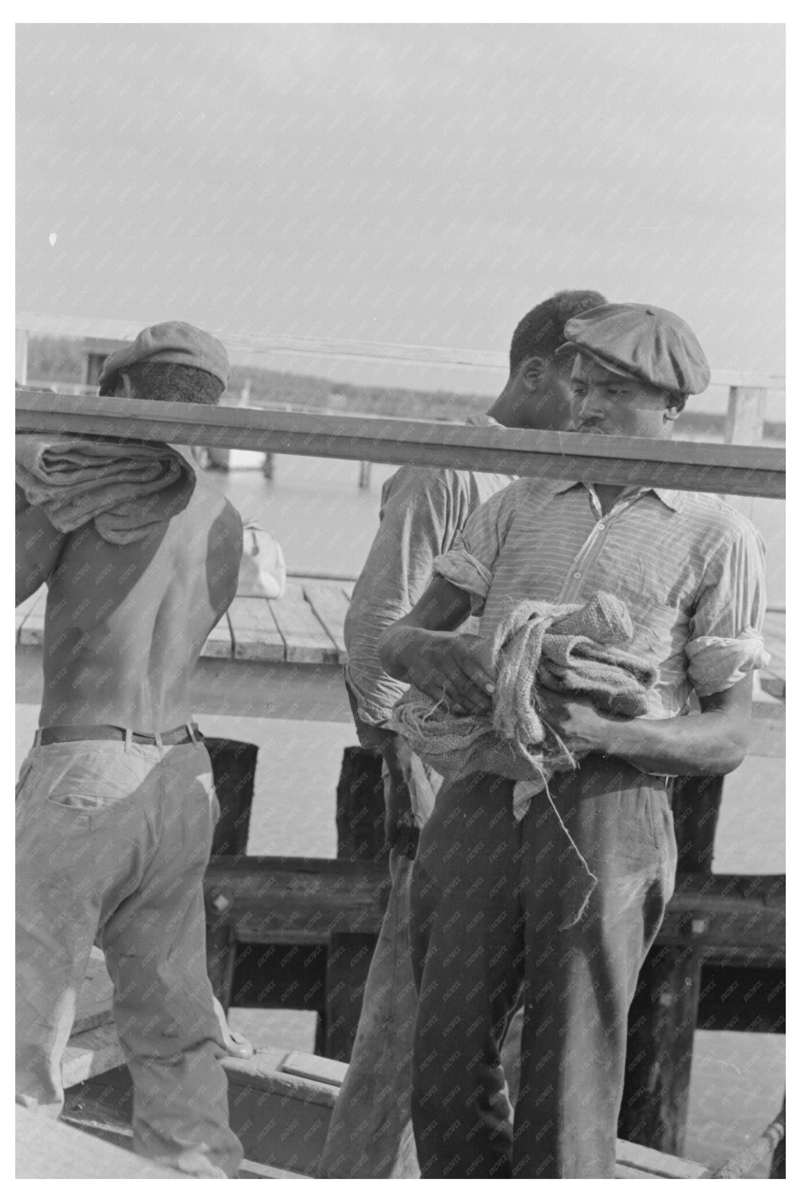 Stevedores Unloading Lumber from El Rito Pilottown 1938