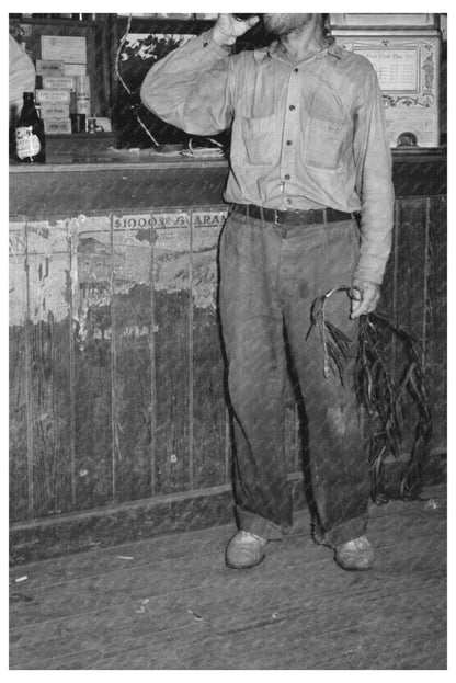 Olga Louisiana resident at bar drinking September 1938