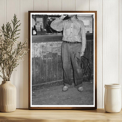 Olga Louisiana resident at bar drinking September 1938