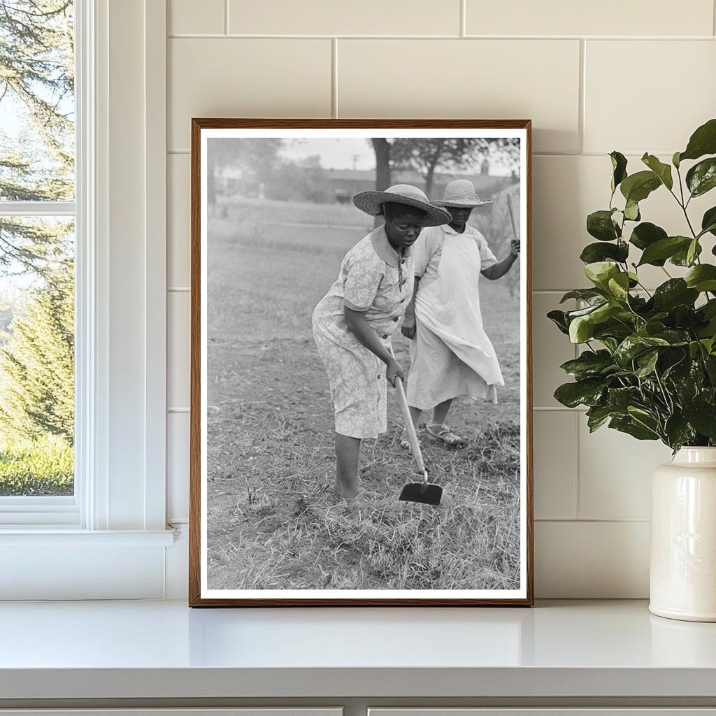 Women Hoeing in Field Picayune Mississippi 1938