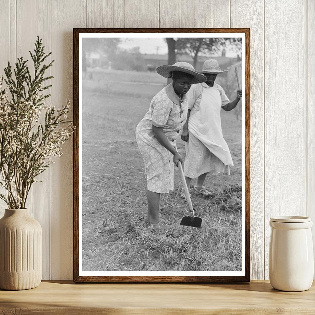 Women Hoeing in Field Picayune Mississippi 1938