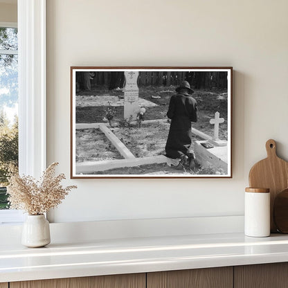 Women Praying at Grave All Saints Day New Roads Louisiana 1938