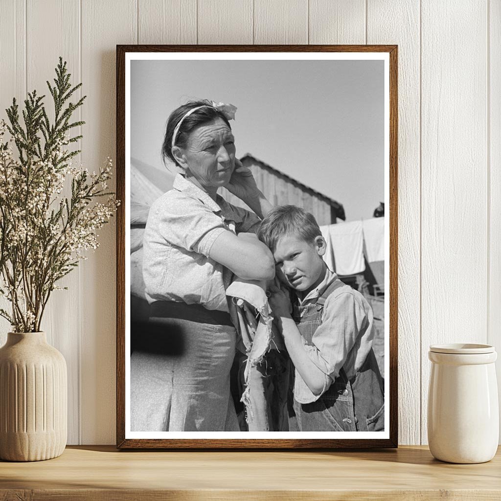 Migrant Mother and Son in Weslaco Texas 1939