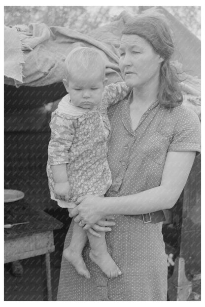 Migrant Mother and Child in Texas Camp February 1939