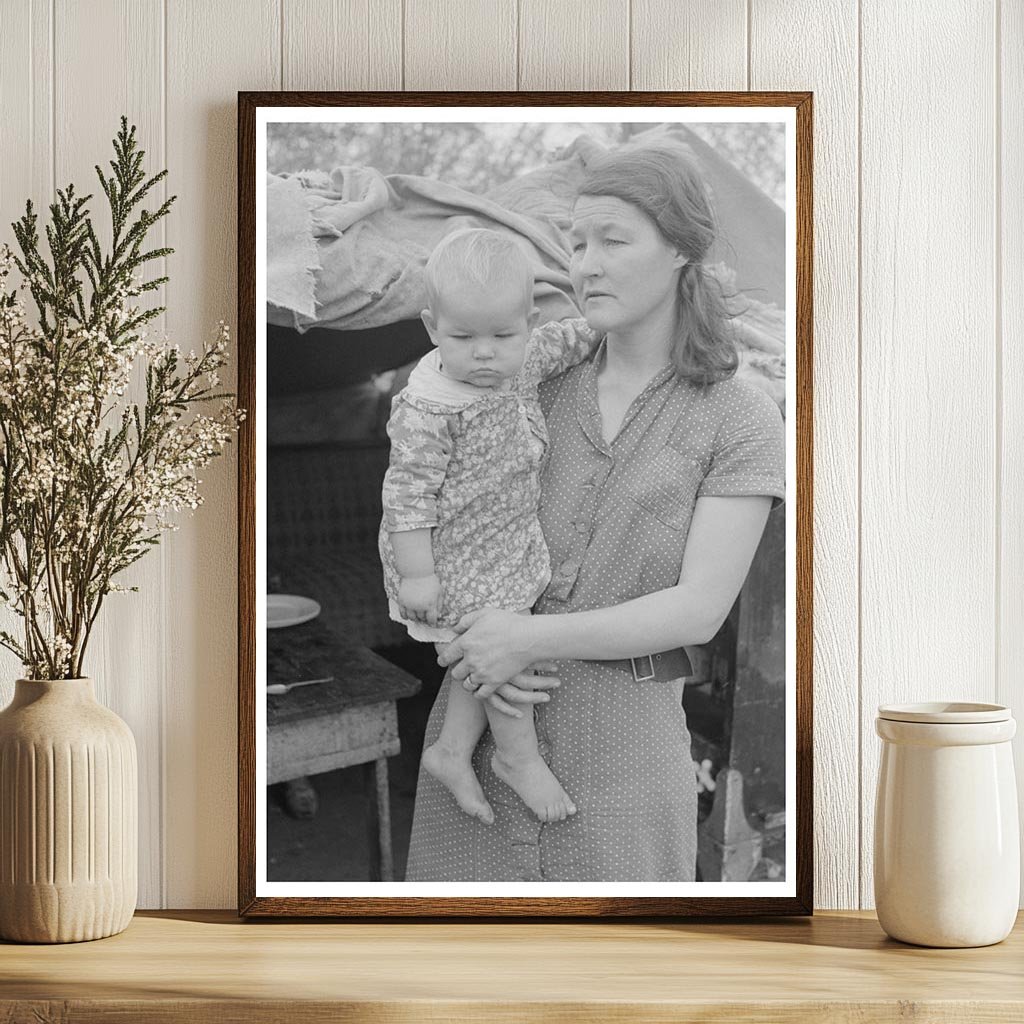 Migrant Mother and Child in Texas Camp February 1939