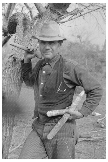 Migrant Worker Preparing Camp Near Harlingen Texas 1939