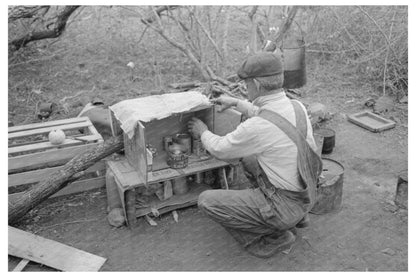 White Migrant Worker Building Lean-To in Texas 1939