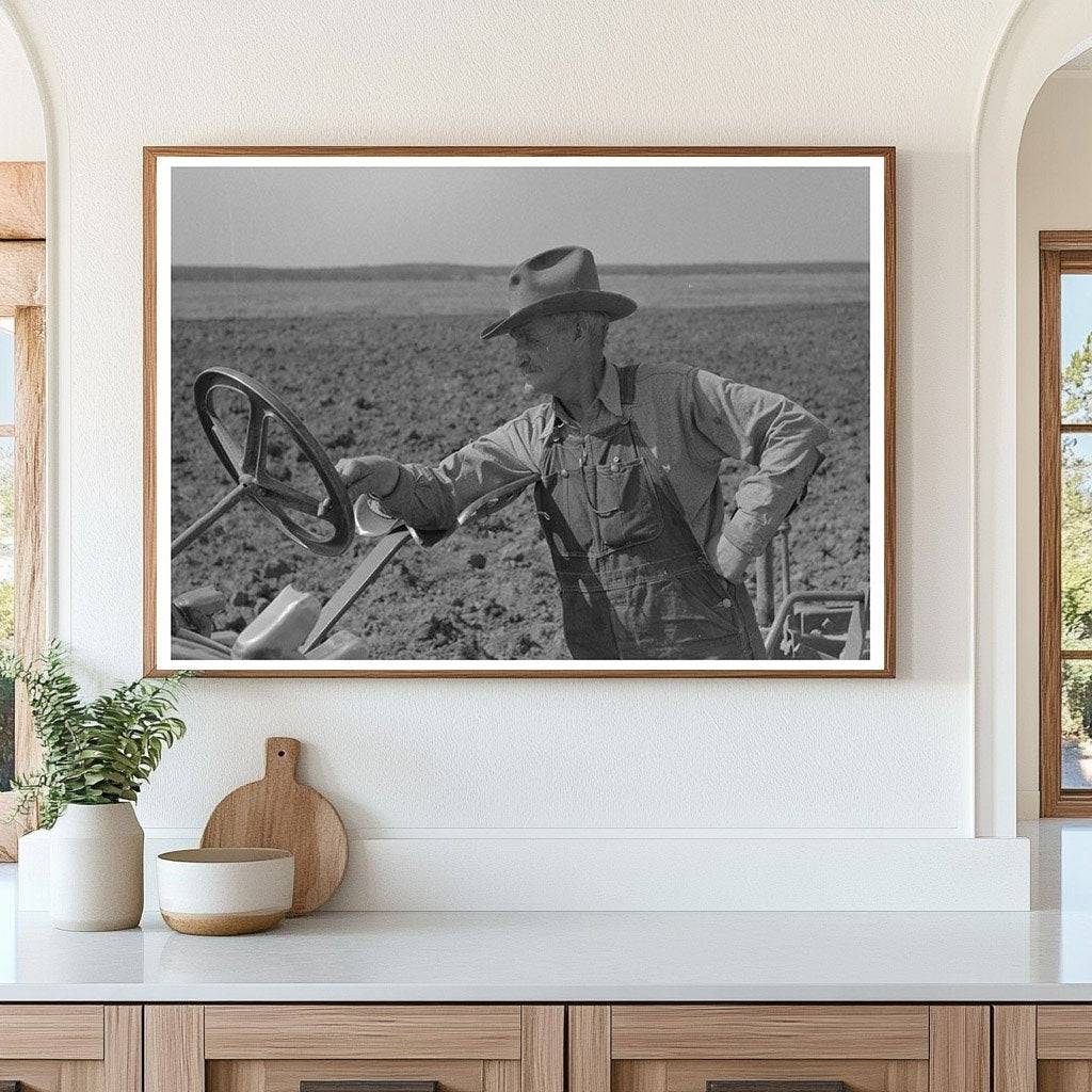 Milton Pioneer Farmer in El Indio Texas March 1939