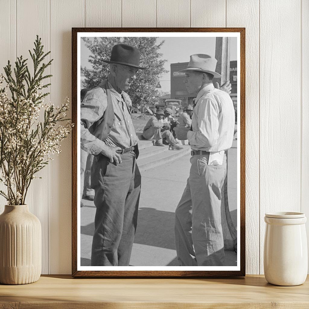 Farmers in Conversation Marshall Texas April 1939