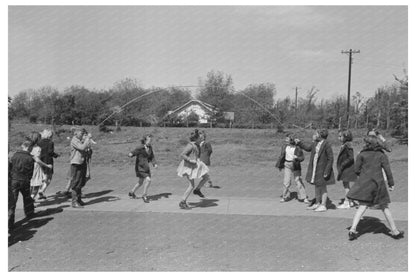 Schoolchildren Jump Rope in San Augustine Texas 1939