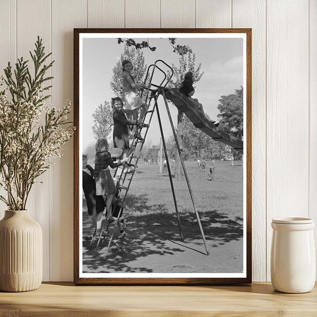 Schoolchildren at Shoot-the-Chute San Augustine Texas 1939