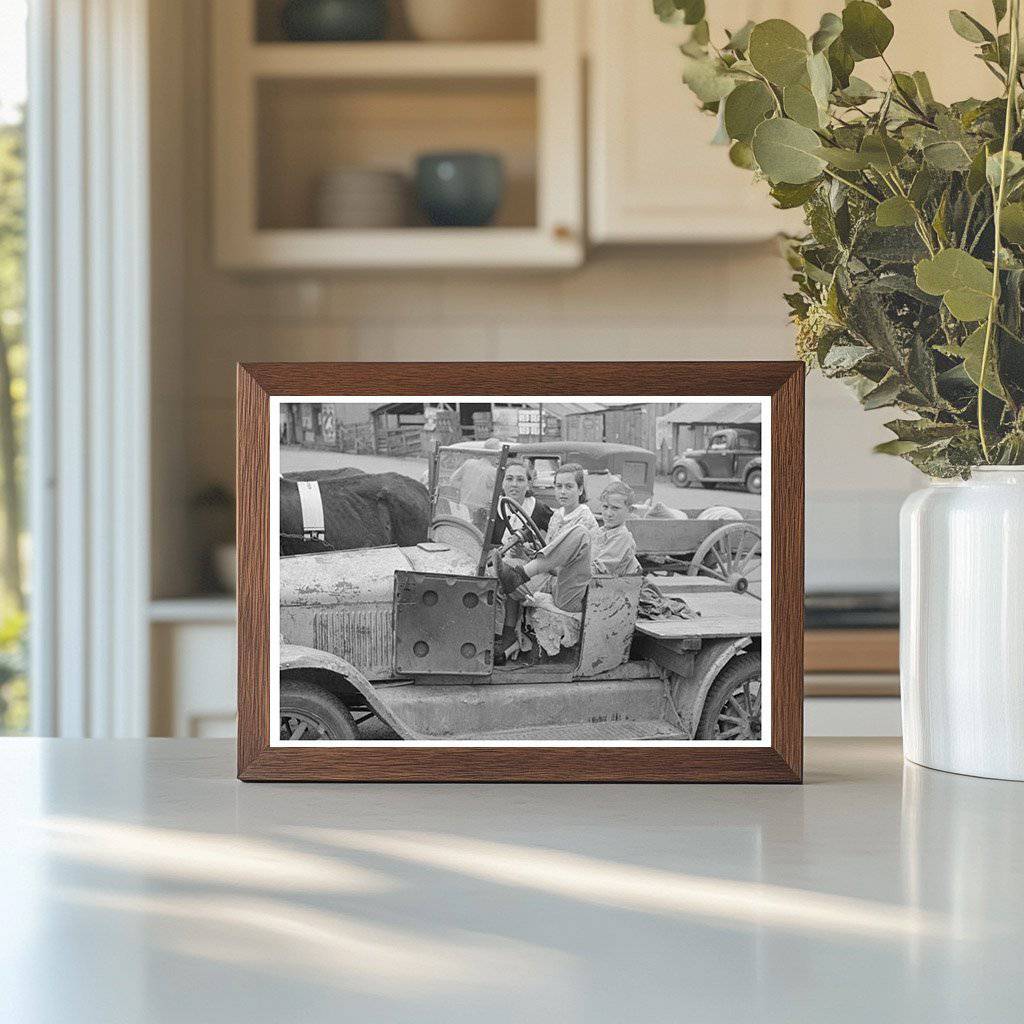 Farmers Children in Truck San Augustine Texas 1939