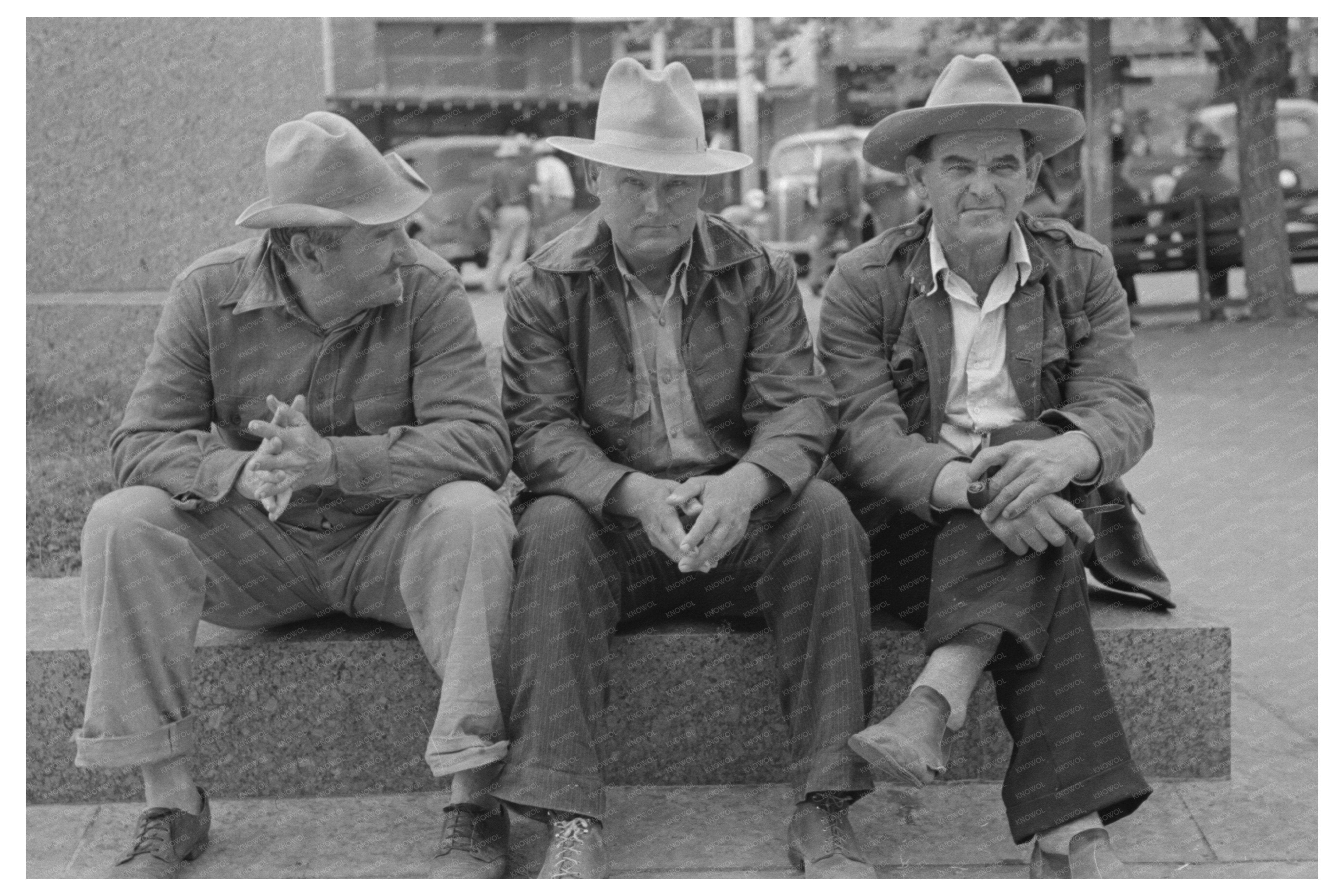 Farmers Gather in San Augustine Texas April 1939