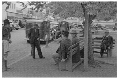 Men Gather in San Augustine Courthouse Square April 1939