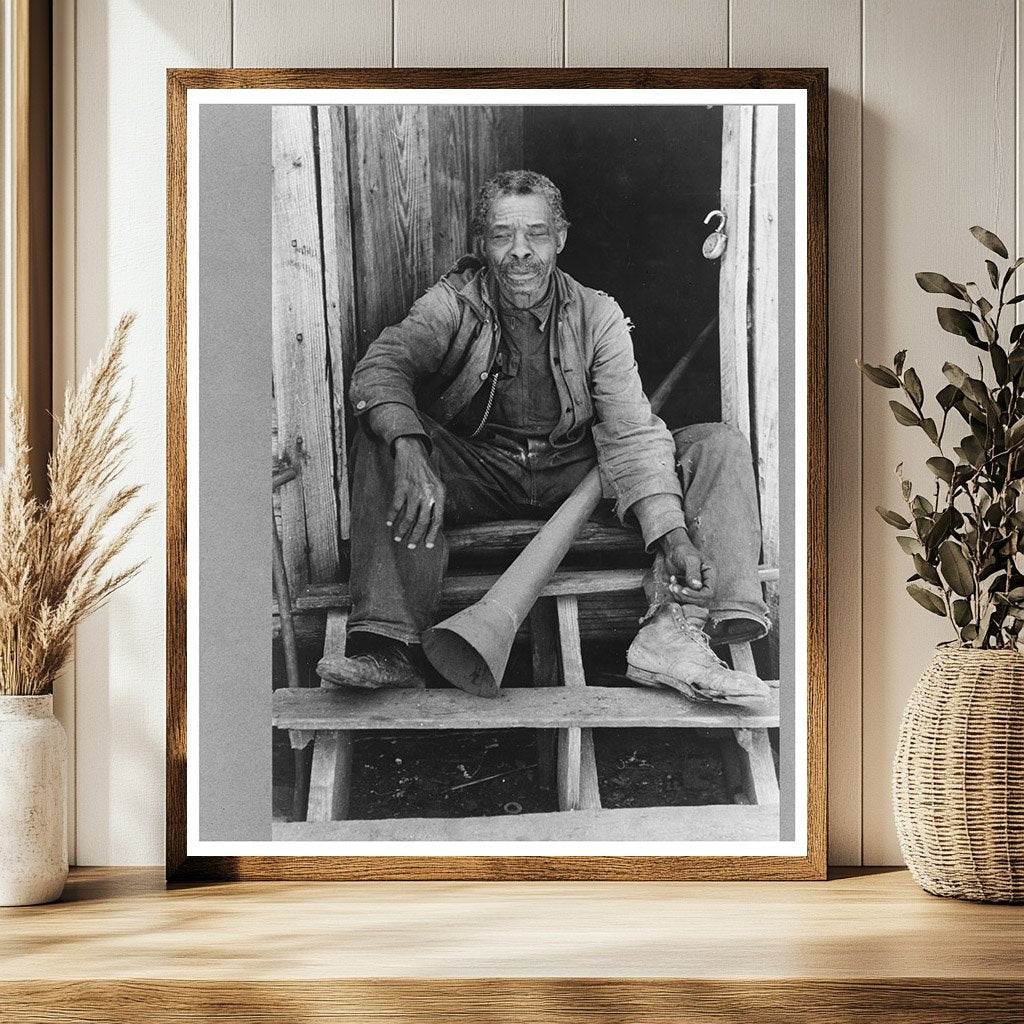 Willis Winn Former Slave with Horn Marshall Texas 1939