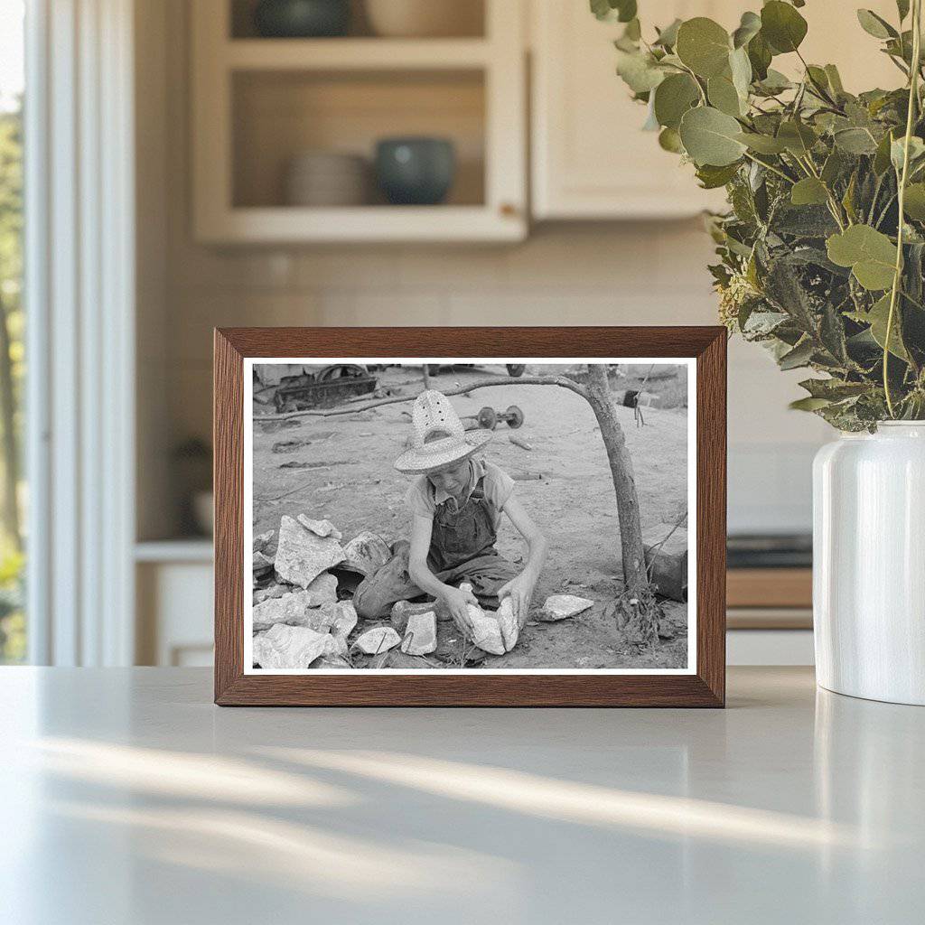 Child with Itinerant Statue Maker in Sequoyah County 1939