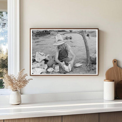 Child with Itinerant Statue Maker in Sequoyah County 1939