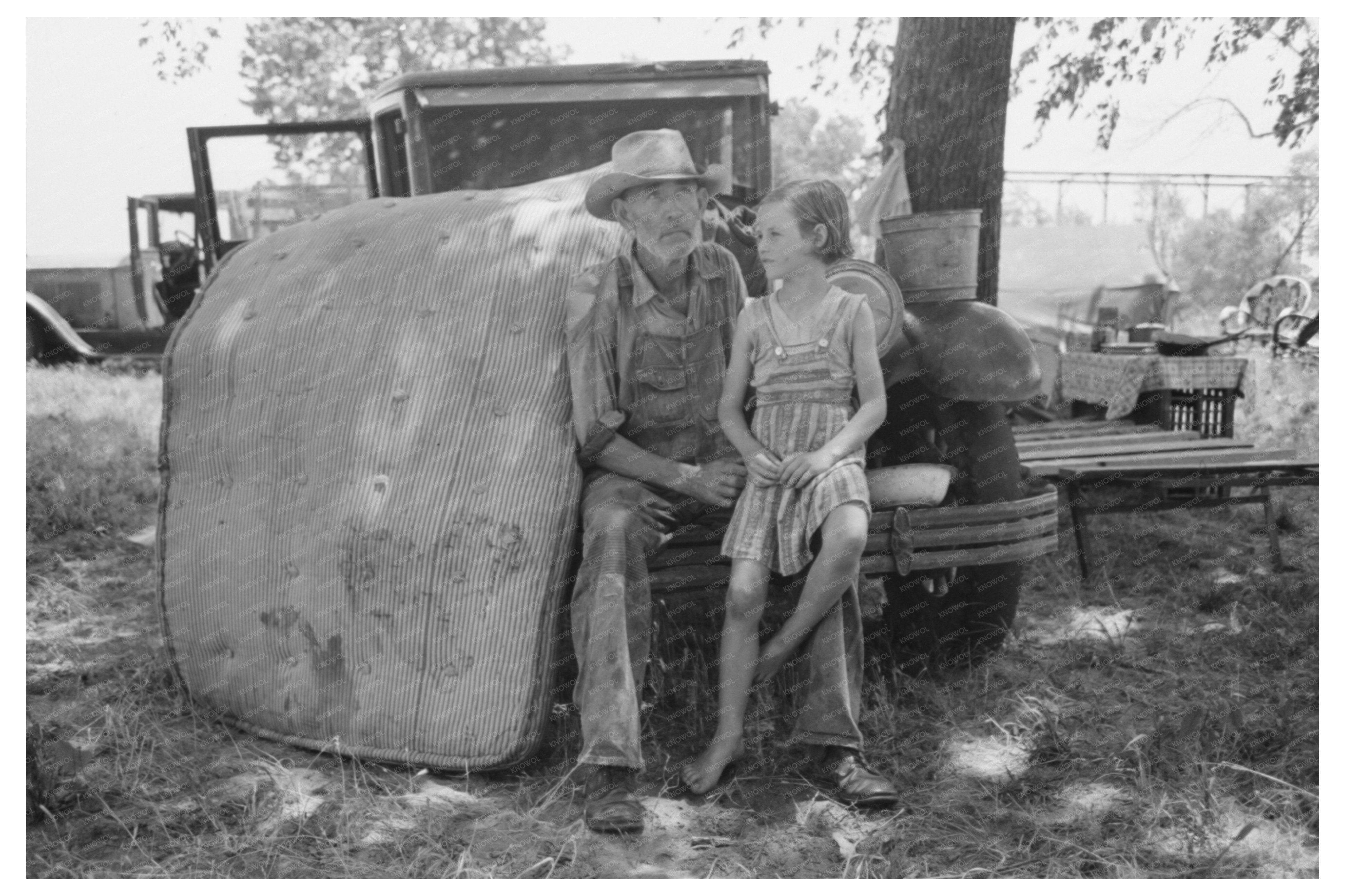 Migrant Worker and Daughter Camped by Arkansas River 1939