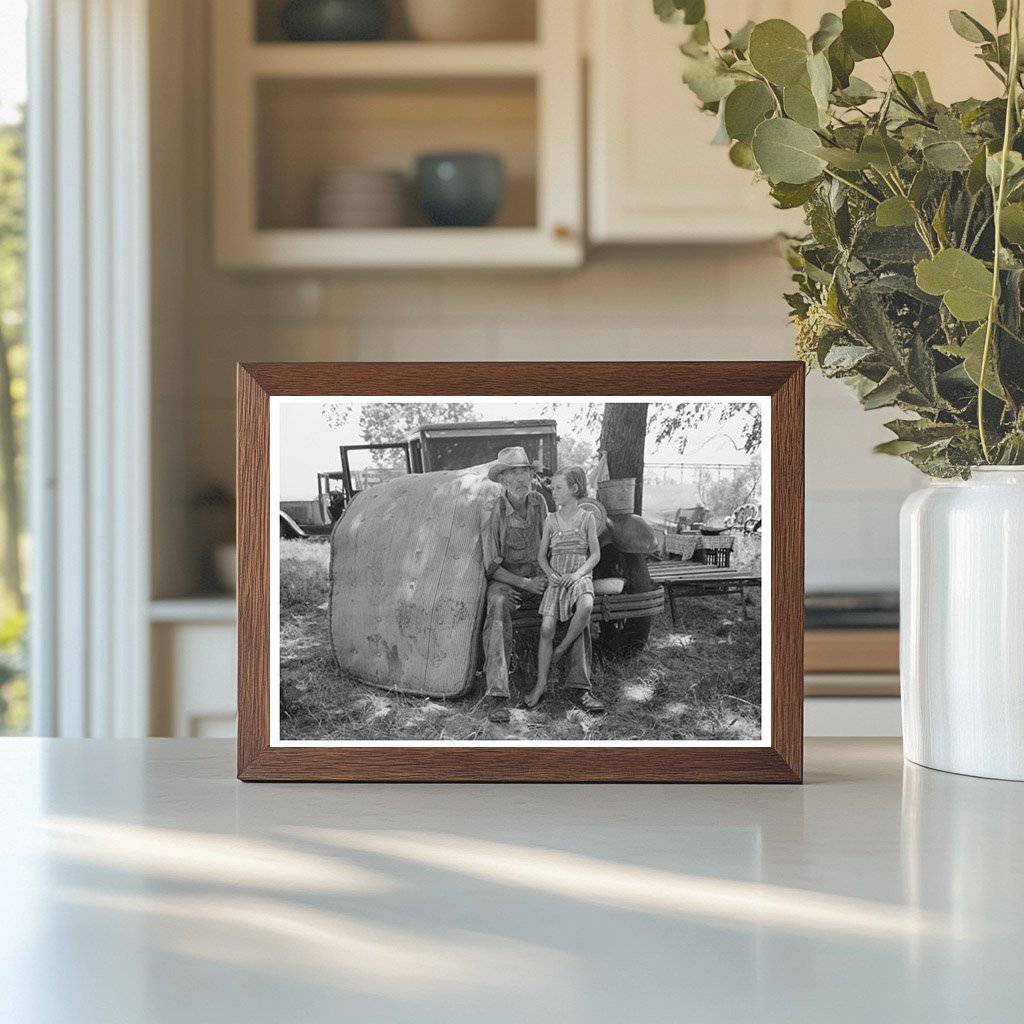 Migrant Worker and Daughter Camped by Arkansas River 1939