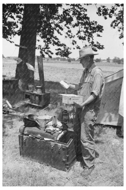 Veteran Migrant Worker with Trunk Arkansas River June 1939