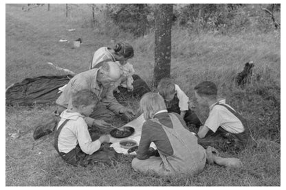 Migrant Family Lunch on Highway Oklahoma 1939