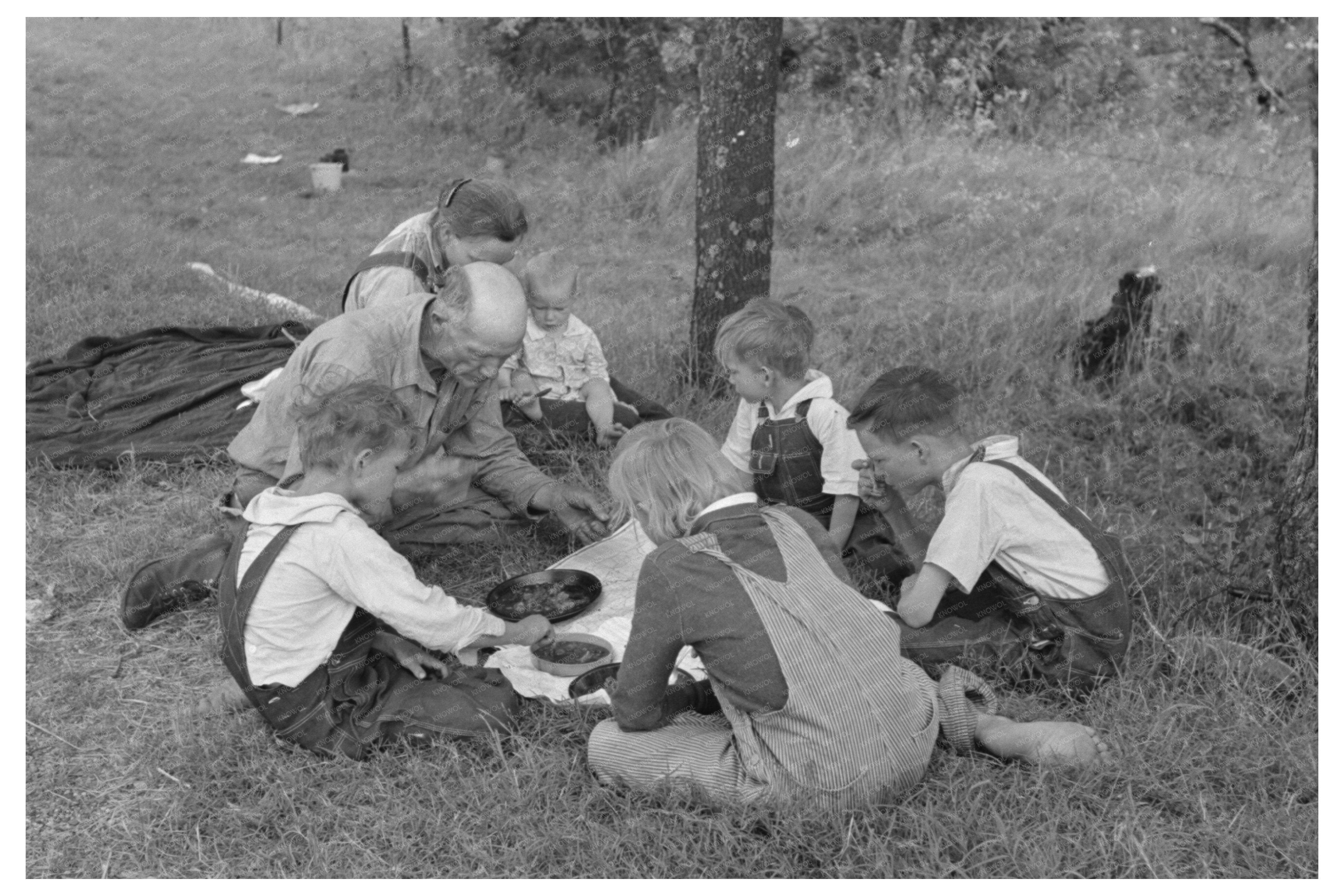 Migrant Family Lunching on Blackberry Pie June 1939