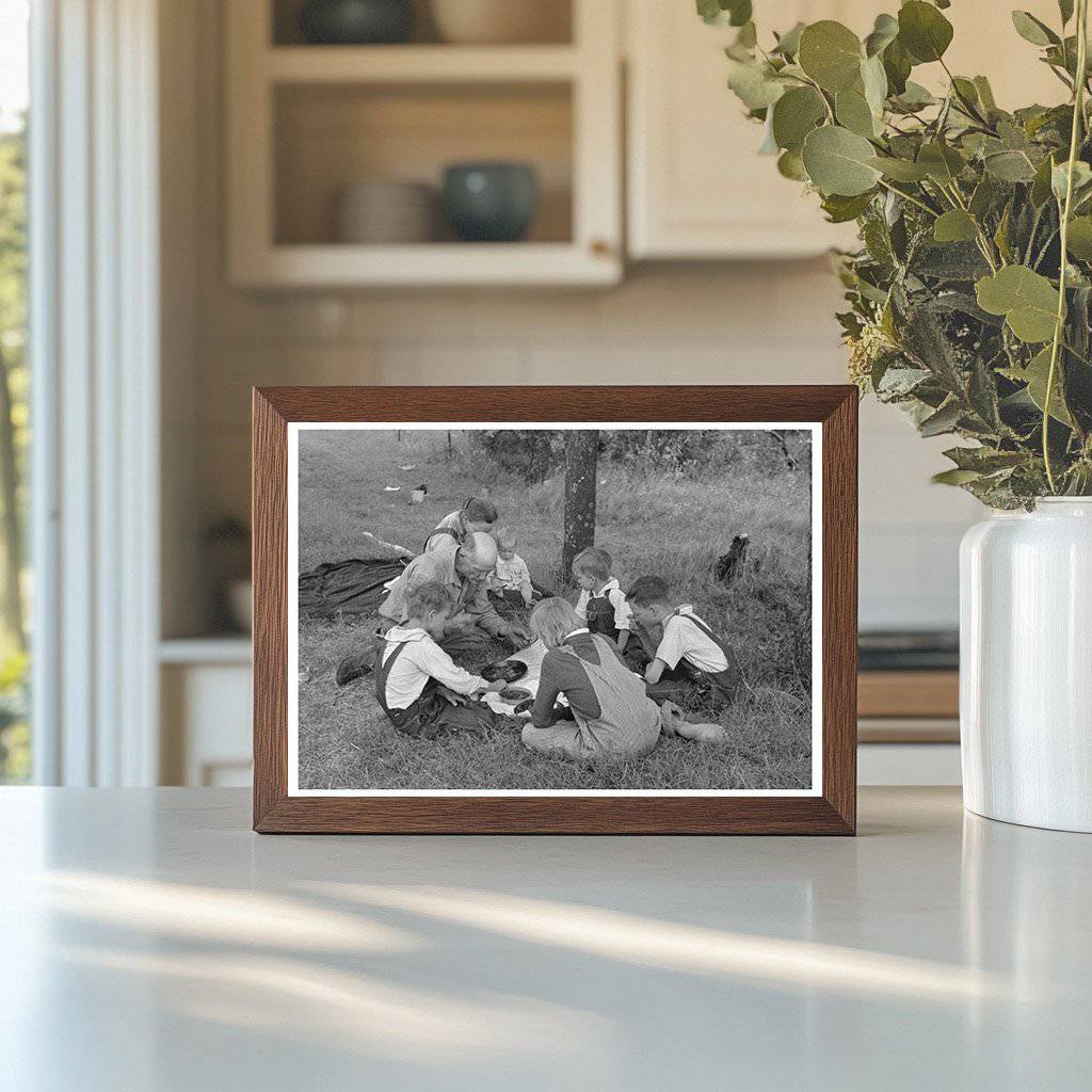 Migrant Family Lunching on Blackberry Pie June 1939