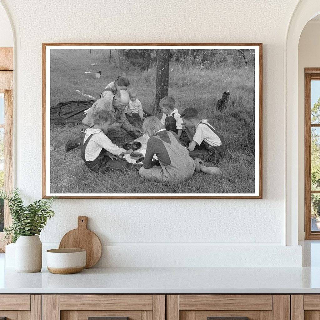 Migrant Family Lunching on Blackberry Pie June 1939