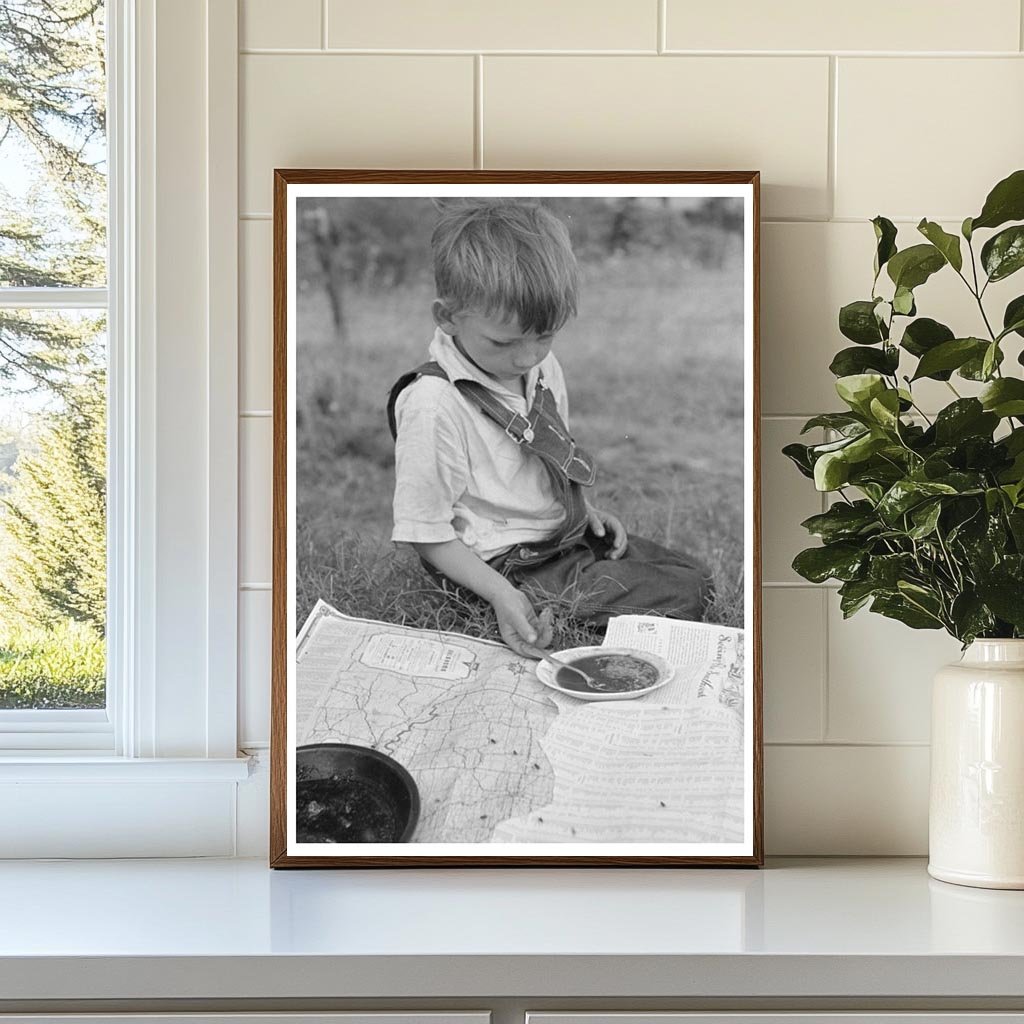 Migrant Child Eating Lunch on Highway Oklahoma 1939