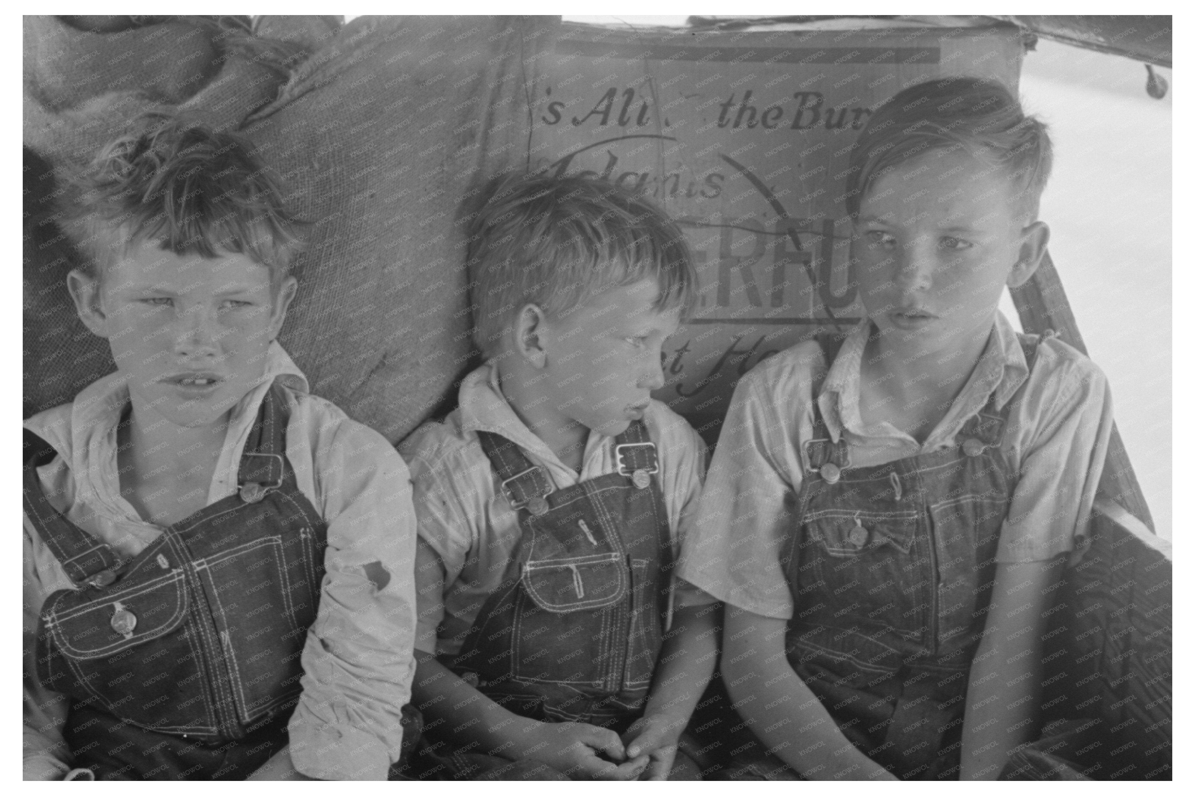 Migrant Children in Car Muskogee County Oklahoma 1939