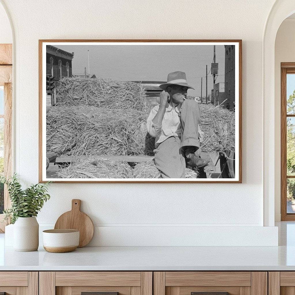 Farmer with Hay at Weatherford Market May 1939