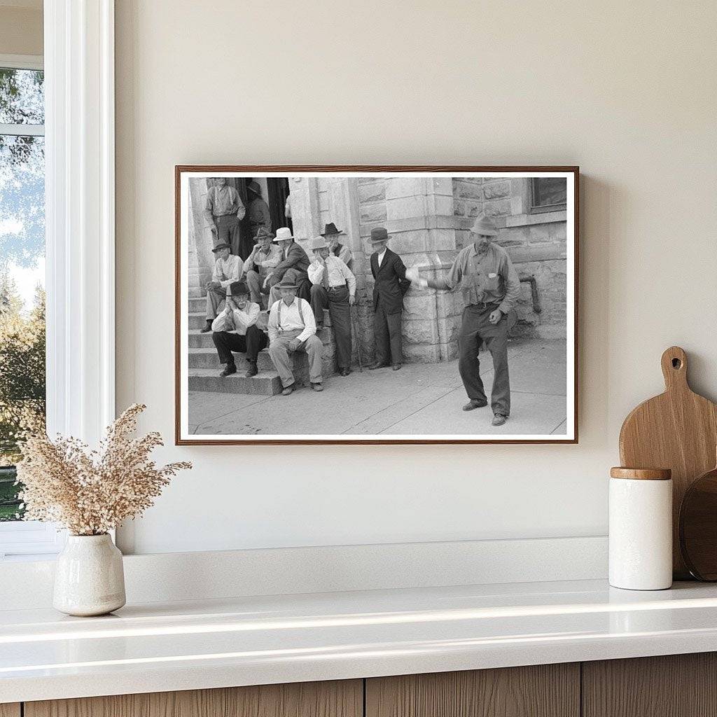 Weatherford Texas Residents Listen to Politician May 1939