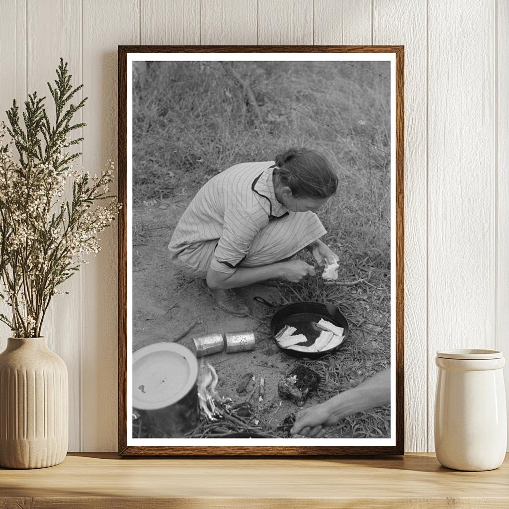 Migrant Family Cooking in Henrietta Oklahoma July 1939