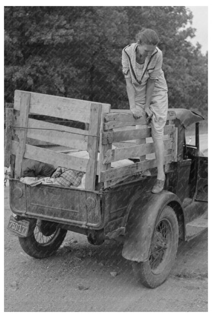 Migrant Truck Unloading Near Henrietta Oklahoma 1939