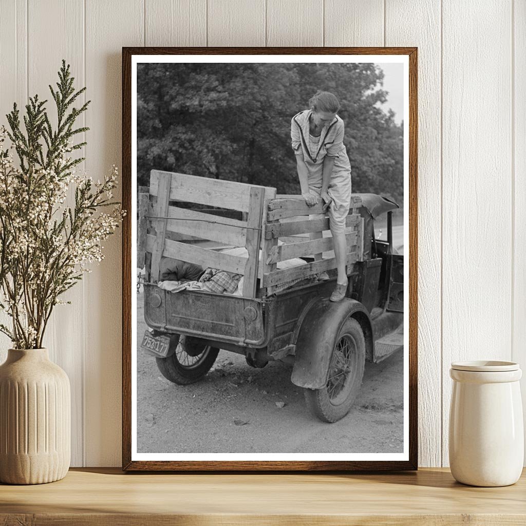 Migrant Truck Unloading Near Henrietta Oklahoma 1939