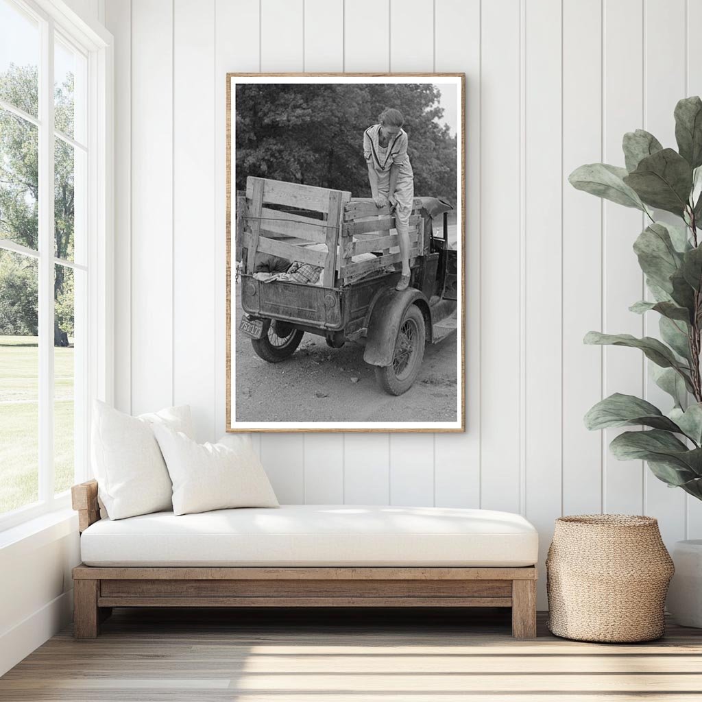 Migrant Truck Unloading Near Henrietta Oklahoma 1939