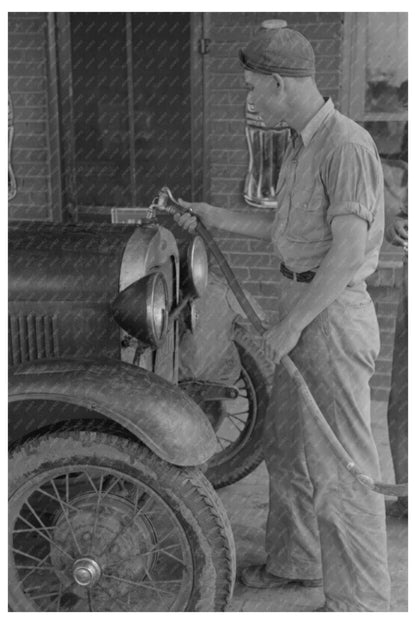 Migrant Family Car Maintenance in Henryetta Oklahoma 1939