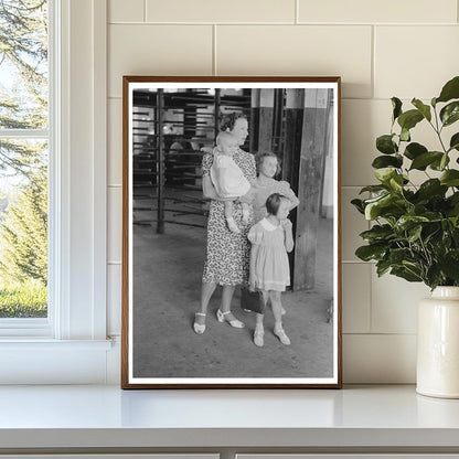 Mother and Children at Oklahoma City Streetcar Terminal 1939