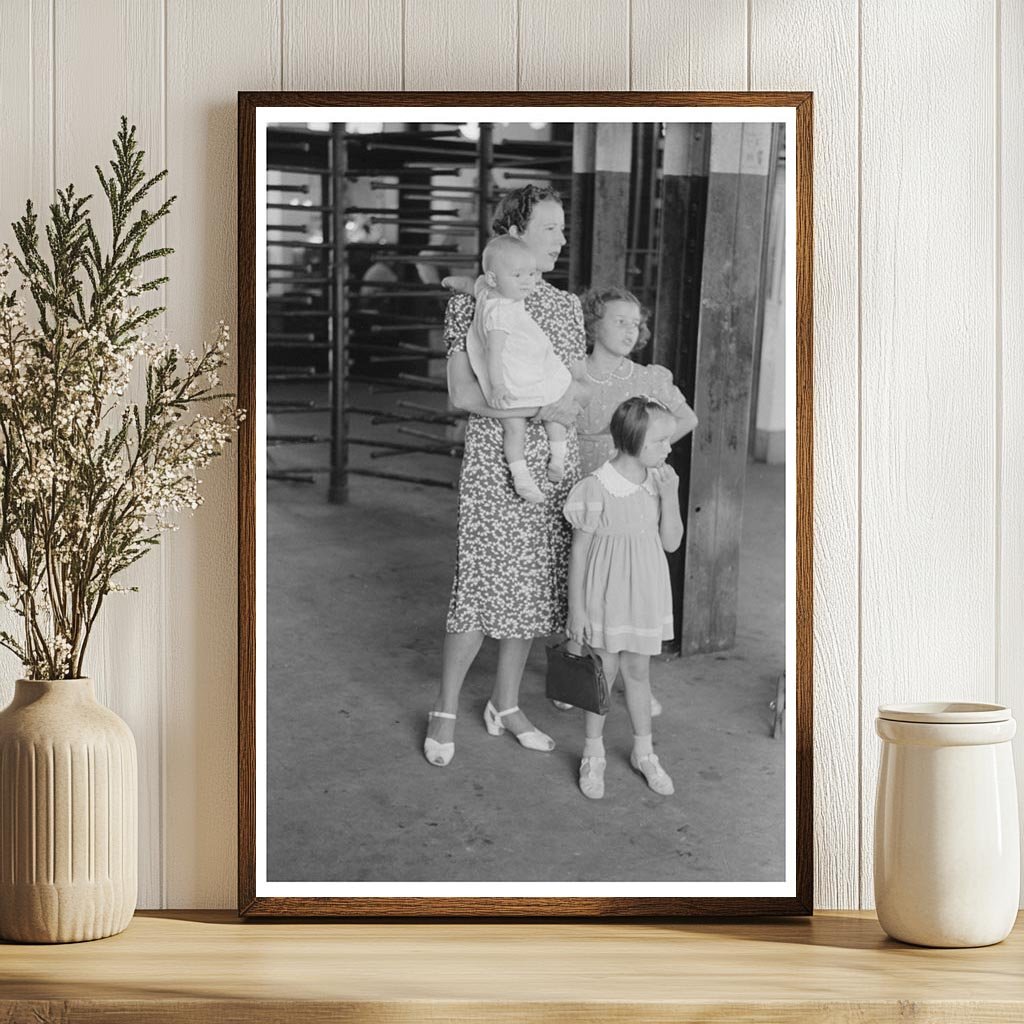 Mother and Children at Oklahoma City Streetcar Terminal 1939