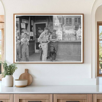 Muskogee Oklahoma men conversing July 1939 vintage photo