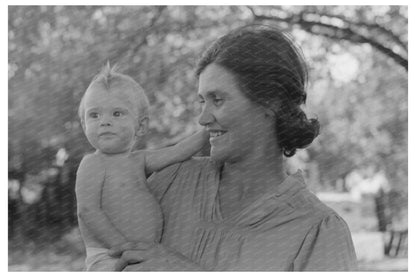 Wife of Carpenter with Baby at Oklahoma City Camp 1939