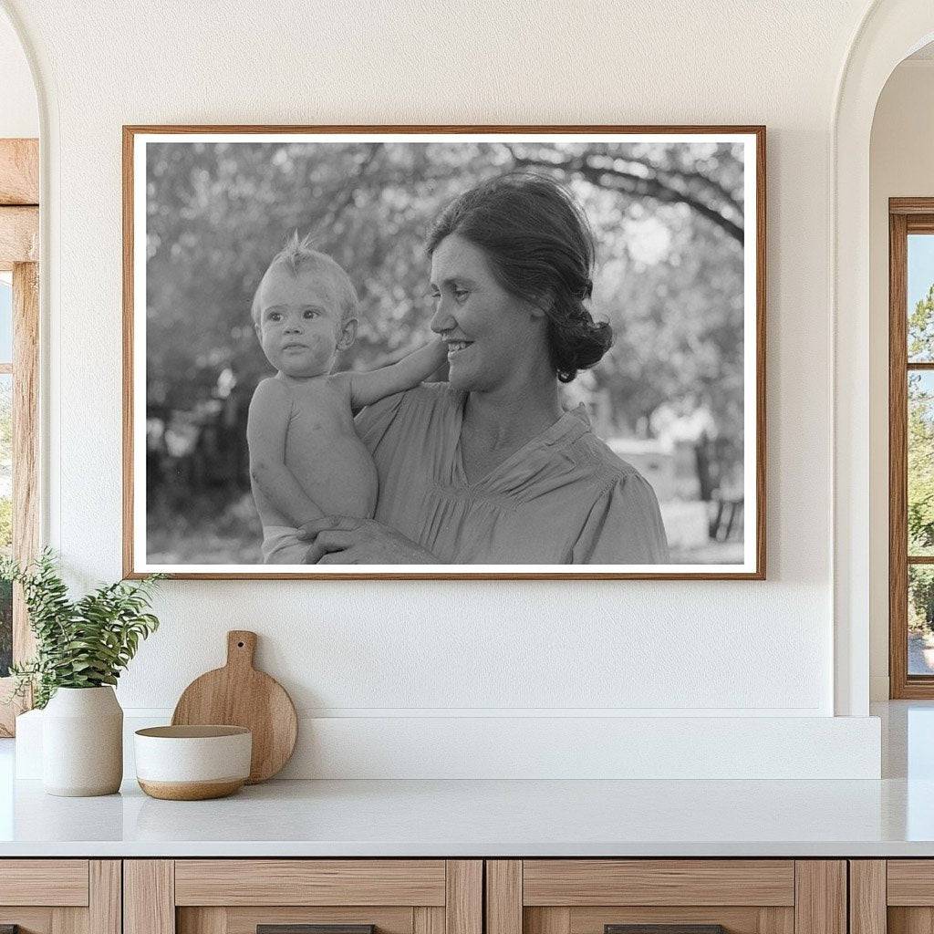 Wife of Carpenter with Baby at Oklahoma City Camp 1939