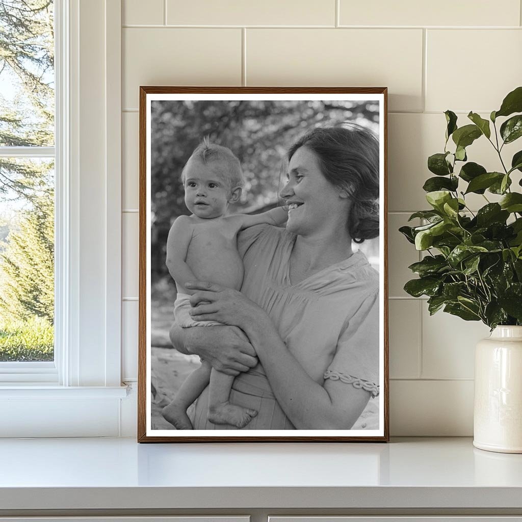 Oklahoma City Woman with Baby Community Camp 1939