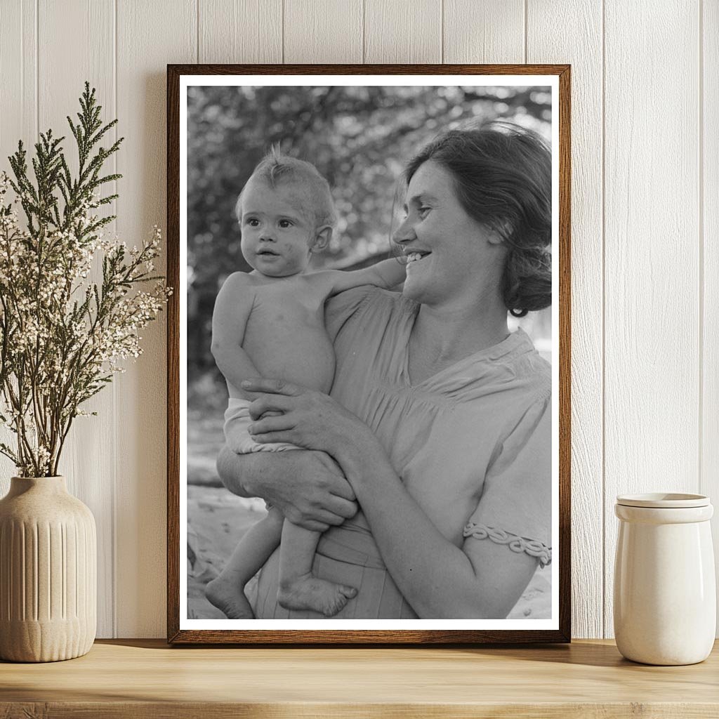 Oklahoma City Woman with Baby Community Camp 1939