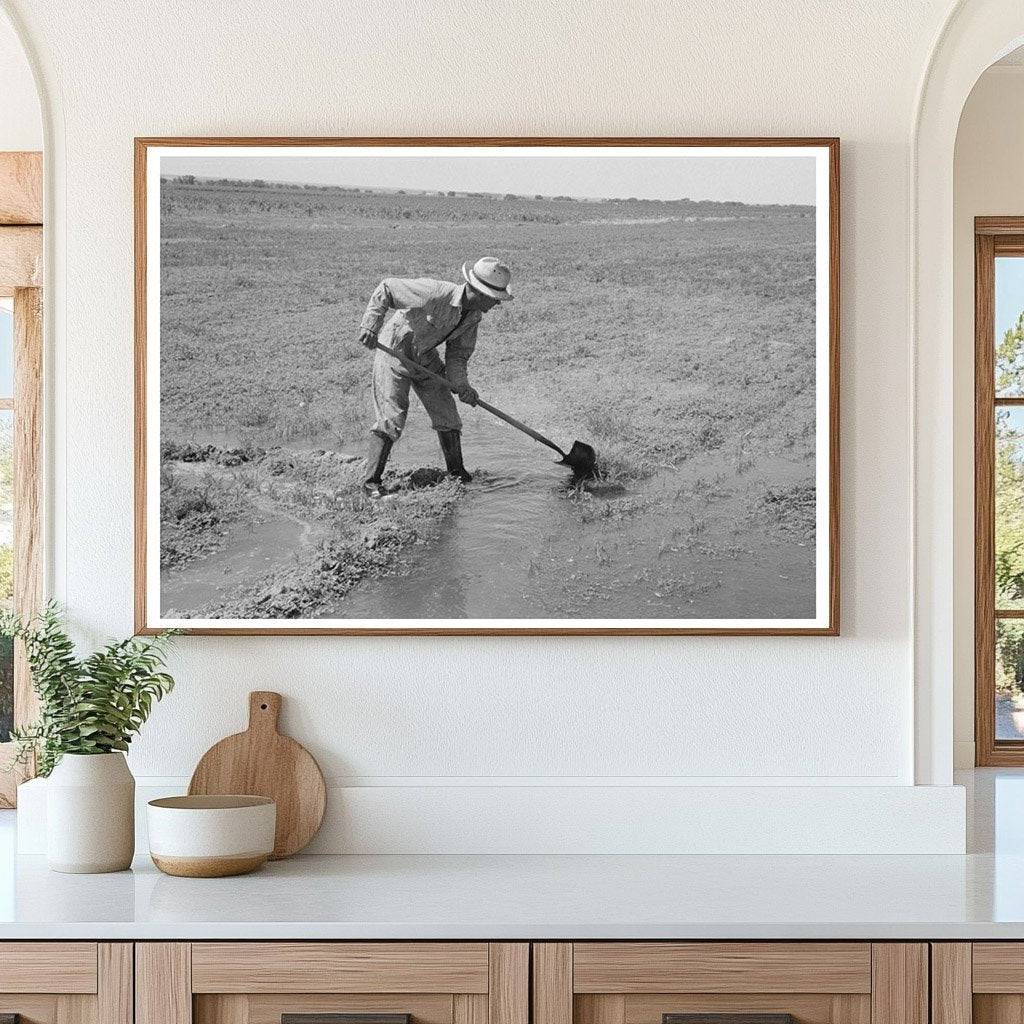 Mr. Johnson with Cooperative Irrigation Well Kansas 1939